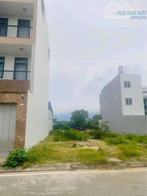 Hàng ngộp ra gấp lô đất 5x20m= 100m2, giá 1ty449, gần Bến xe quận 8, Sổ Riêng, Thổ cư 100%