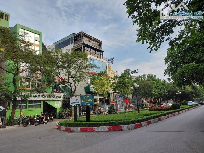Bán Biệt Thự vip phố Văn Quán, 210m, mặt đường đôi, kinh doanh, giá thương lượng