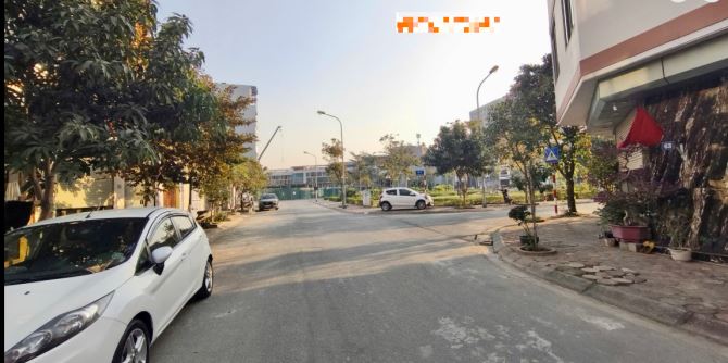 Mặt phố view vườn hoa TĐC GIANG BIÊN - 65m 5tầng mt 6m thang máy kinh doanh - 2X tỷ.
