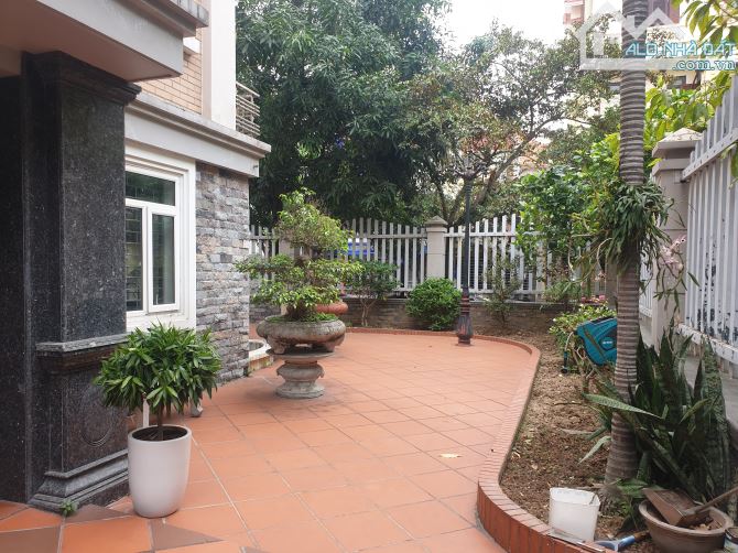 Chuyển nhượng biệt thự sân vườn lô góc khu 97 bạch đằng hồng bàng