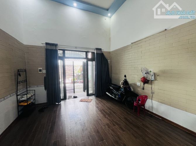 Chính chủ cần bán nhanh căn nhà CÂP4 GÁC LỬNG đường an trung đông.  Sơn trà