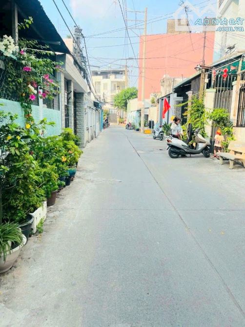 NHÀ ĐẸP HXH TRUNG MỸ TÂY 6-NGANG 5,2M-SÁT NGUYỄN ẢNH THỦ-TRUNG CHÁNH,HÓC MÔN-CHỈ 4.7 TỶ