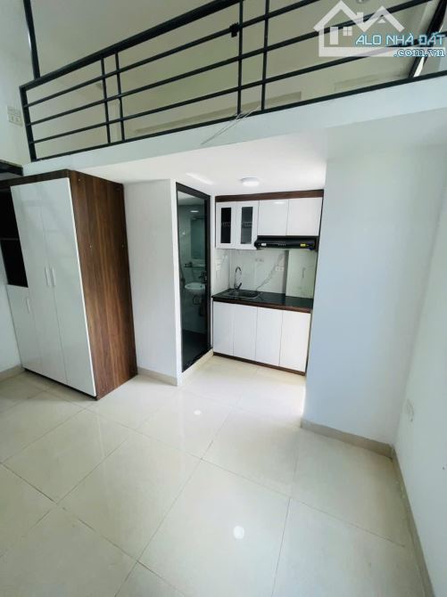 Cần bán toà CHDV lại 180 Đình Thôn