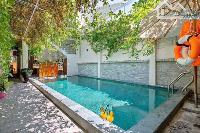Chính chủ bán căn Villa 2 mặt phố trục đường huyết mạch nhất tại Hội An