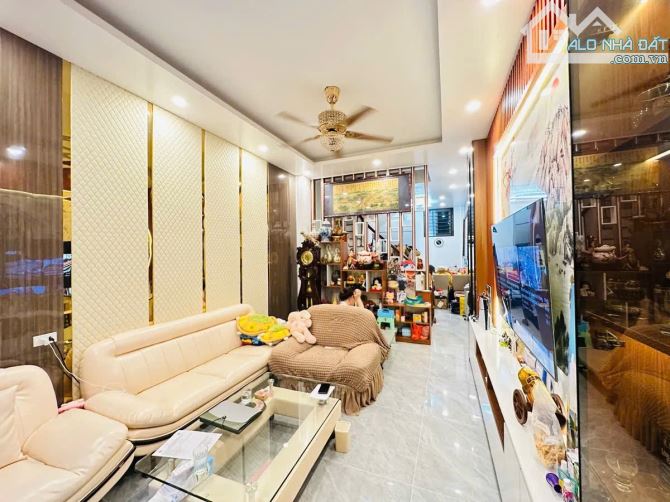BÁN NHÀ ĐẸP THỊNH QUANG, ĐỐNG ĐA HAI THOÁNG TRƯỚC SAU – Ở NGAY