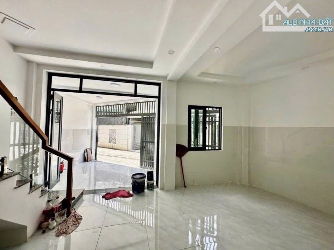 Bán nhà 2 Tầng P.Biên Hòa,SHR đường 2 xe hơi thông,CĂN GÓC,giá rẻ