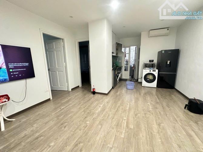 CCMN Nguyễn Ngọc Vũ, Cầu Giấy, 69m2*7T, Mặt Tiền 4.8m, 2 thoáng, thang máy, DT 1.3 Tỷ/Năm