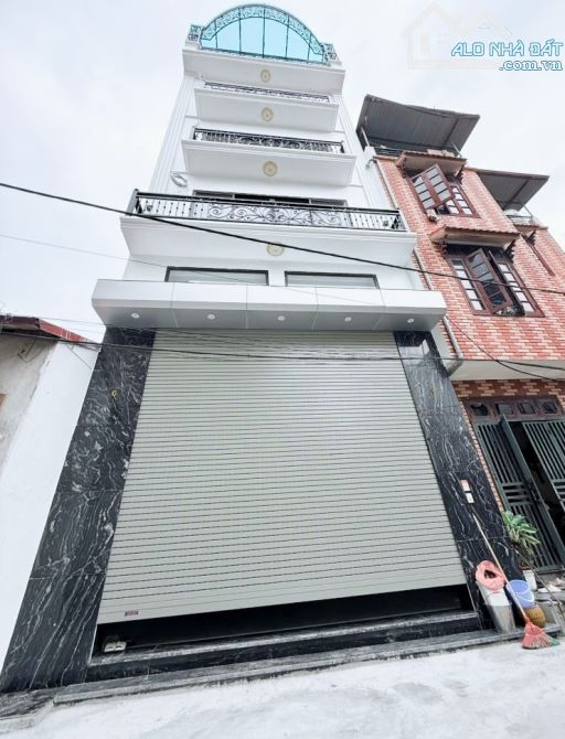 NHÀ 5 TẦNG ĐẸP TRUNG TÂM GIA LÂM– 40m² – THANG MÁY – Ô TÔ ĐỖ CỬA- 5,5 tỷ