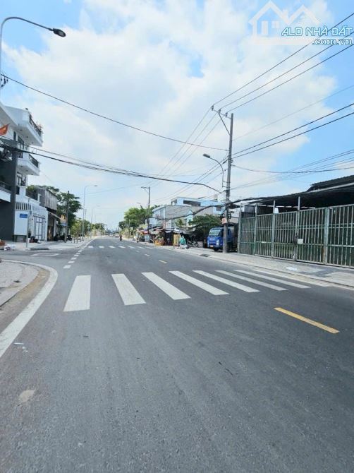 MẶT TIỀN KINH DOANH PHẠM THỊ GIÂY,120M2,NGANG ĐỈNH 6M,SÁT TÔ KÝ,THỚI TAM THÔN,HÓC MÔN