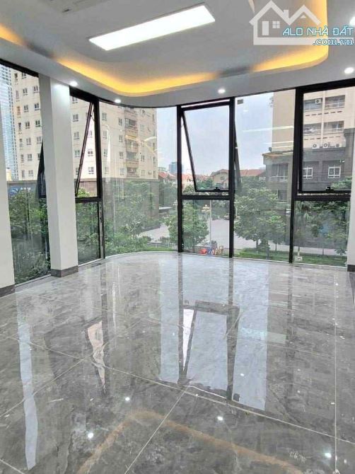 TÒA NHÀ VP MẶT PHỐ NGUYỄN CHÁNH - CG. Dt 60/72m. 8 tầng. Mặt tiền 4m. Giá 51 tỷ
