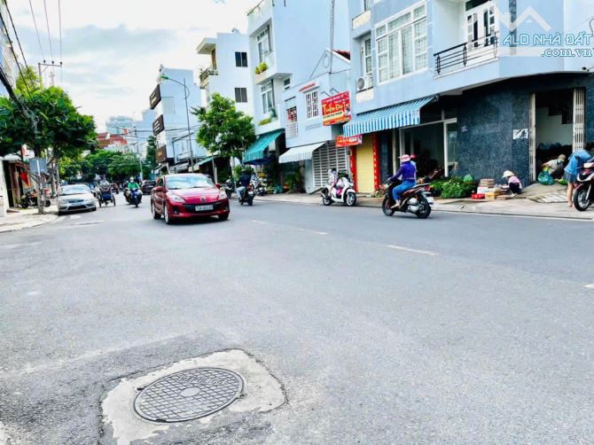 Lô góc 2 mặt tiền Cửu Long Phước Long dt 218m2 ngang 9m nở hậu đường 16m