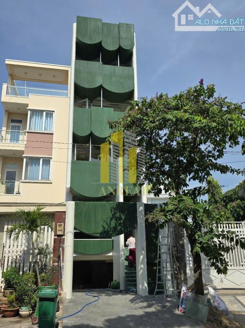 CHO THUÊ TÒA VĂN PHÒNG TRUNG TÂM THẢO ĐIỀN – HẦM 4 LẦU THANG MÁY, SÀN TRỐNG