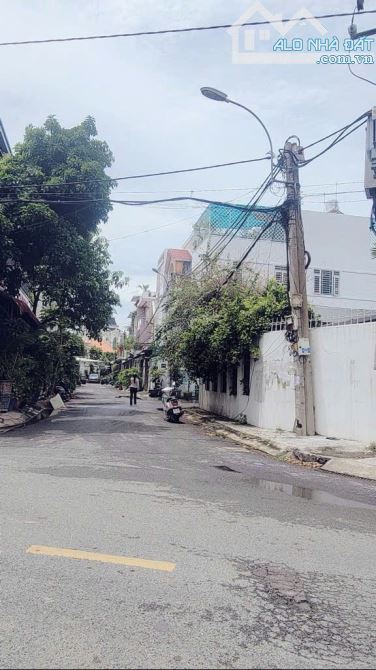 NHÀ 2 TẦNG BTCT NGAY TRƯỜNG THCS TÔ KÝ-NGANG 5M-ẤP CHÁNH 1, XÃ HÓC MÔN-GIÁ CHỈ 5,2 TỶ (TL)