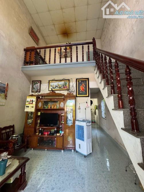 BÁN NHÀ – HƯỚNG ĐÔNG NAM – GẦN BIỂN, CHỢ, TRƯỜNG HỌC – TP. NHA TRANG