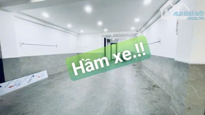 TOÀ NHÀ VĂN PHÒNG MẶT TIỀN NGAY SÂN BAY TSN 6 TẦNG CÓ HẦM 4,5X16,5 F4 TÂN BÌNH
