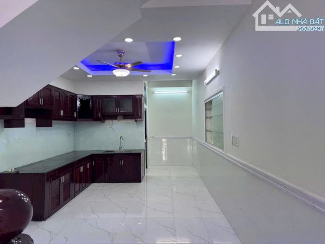 Bán nhà đất đường phạm Thị giây.hócmôn.thành phố Hồ Chí Minh