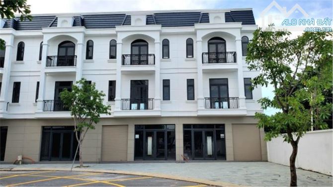 Nhà phố thương gia – Sống sang trọng, hưởng trọn tiện ích bậc nhất tại bình dương