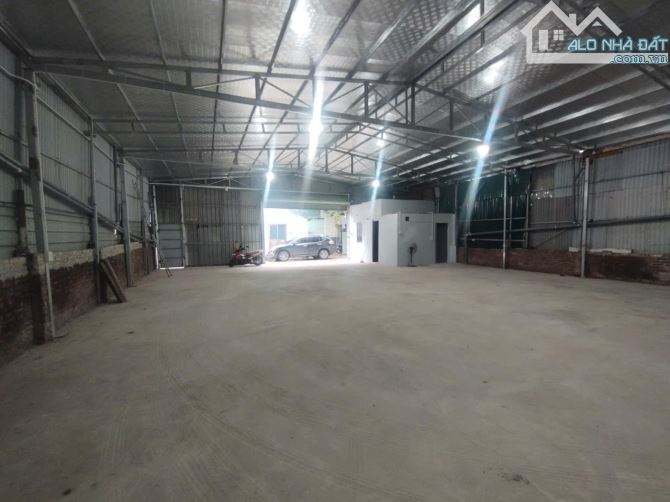Cho thuê kho xưởng đường Đại Mỗ, Nam Từ Liêm. DT 420m2, cao 7m, mái tôn chống nóng. Giá 50