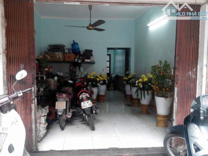 Cần bán  nhà mặt phố Thanh Yên Phúc Tân Hoàn Kiếm - Hà Nội. Đường rông  6 m gần chợ ttthôn