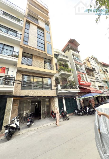 Toà Văn Phòng Thái Thịnh quận Đống Đa 93m2 MT5.5m 9Tầng Thang Máy-Ô Tô Tránh Dừng Đỗ