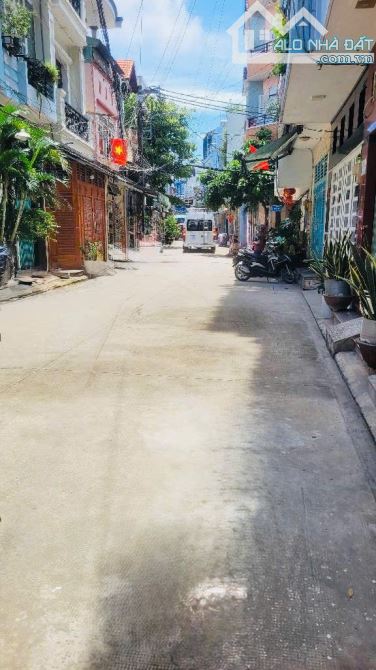 HẺM XE TẢI – CĂN GÓC ĐẸP – 4 TẦNG – NỞ HẬU – KHU CC BÀU CÁT – CHỈ NHỈNH 8 TỶ