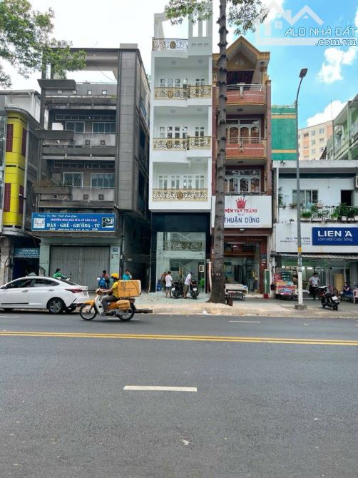 Cho thuê nhà 239 Ngô Gia Tự gần Sư Vạn Hạnh (DT: 4x16m, 4 lầu) quận 10 giá 66tr
