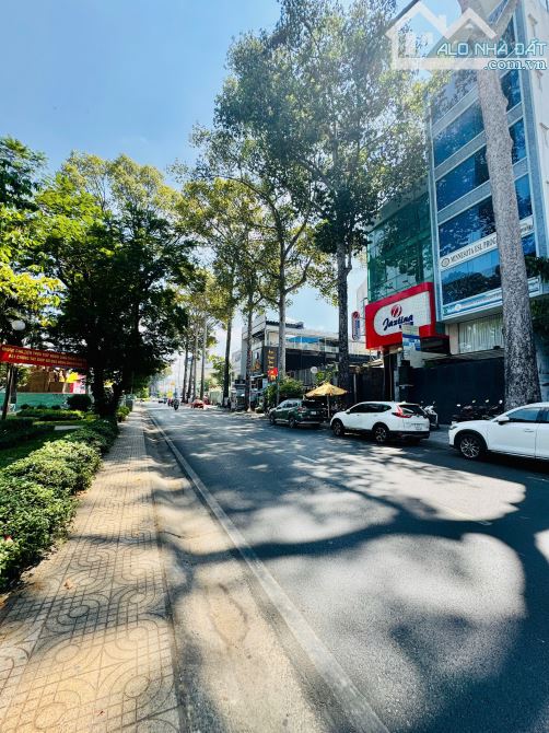 Nhà MT Trần Phú P4 Quận 5, DT 13x25m CN 315m2, nhà C4 đối diện CV, Giá 147 tỷ