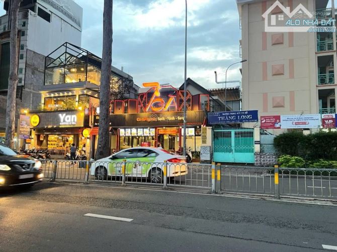 Nhà MT Nguyễn Thị Minh Khai P2 Q3, DT 20x39m CN 700m2, GPXD 14 tầng, Giá 399 tỷ