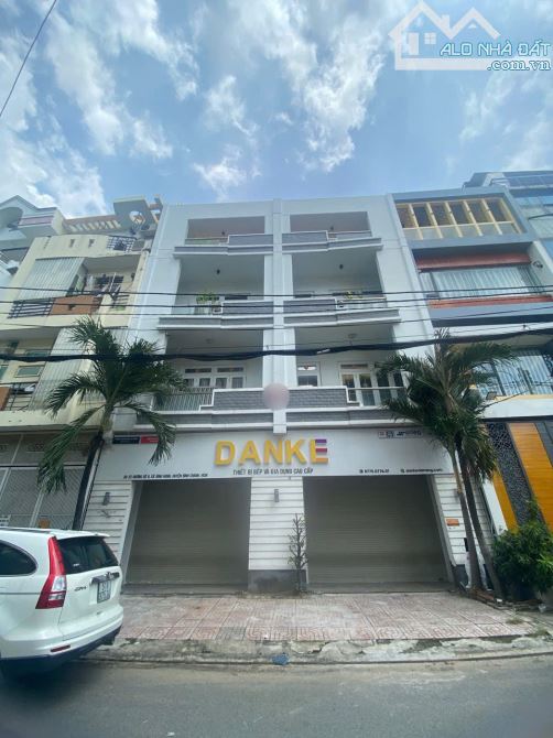 Bán Gấp Căn Nhà MT NB Phạm Hùng Phường 4 Quận 8 DT 10x15m Kết Cấu 4 Tầng Giá 35 tỷ