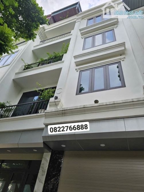 Bán nhà 5 tầng thang máy, trung tâm Long biên