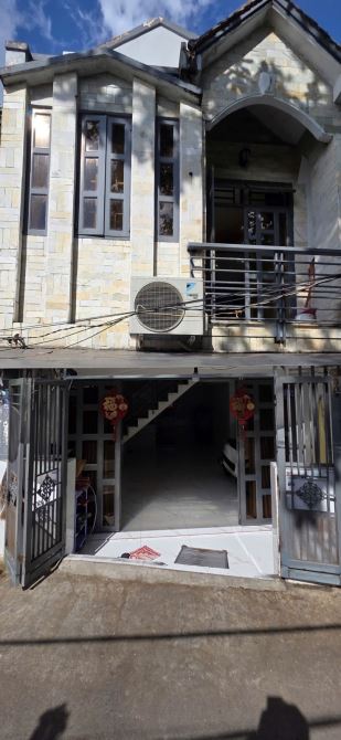 Bán nhà Phạm Thế Hiển Quận 8, 37m2, 2 tầng, sổ hồng riêng.
