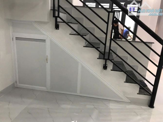 Bán nhà 1trệt 1lầu , hẻm xe máy tránh nhau, đường Phạm Hồng Thái , P , Tam Thắng , TP. HCM