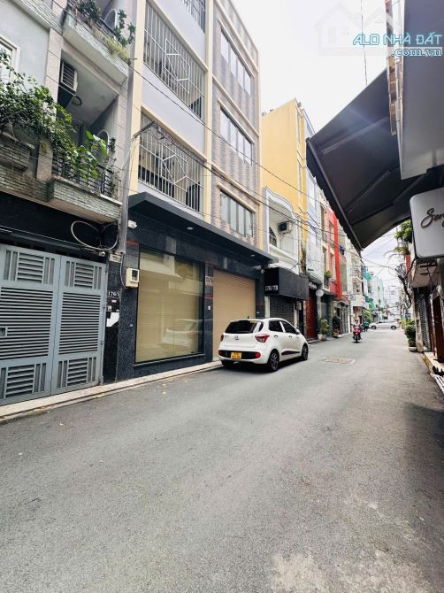 Quận Phú Nhuận, dtcn: 85m2, 3 tầng, 5PN, ngang 4m, dài 22m, cn 84.8m2,Phú Nhuận.