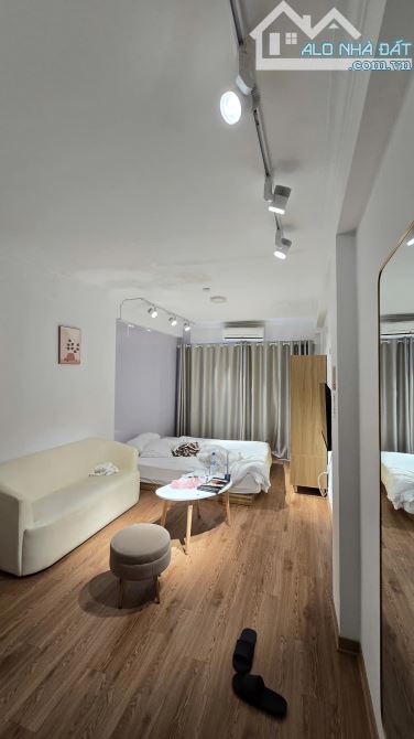 Bán nhà mặt phố Ngõ Trạm, 70m2, 5 tầng, 43.5 tỷ, ô tô tránh, kinh doanh đỉnh