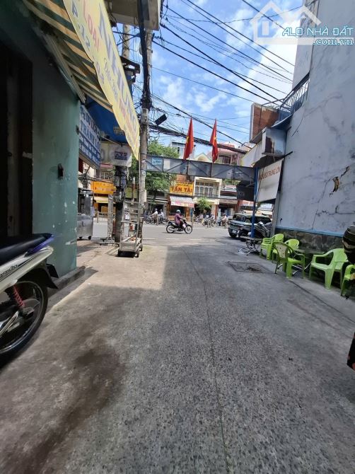Bán nhà Tùng Thiện Vương Quận 8, 43m2, 3 tầng, tiện xây mới.