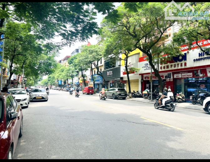 Bán nhà LÔ GÓC 3 THOÁNG mặt phố La Thành, Đống Đa 75m MT5,4 36 tỷ Sổ A4 ĐẸP