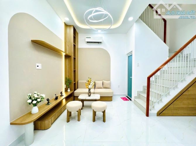 SIÊU PHẨM 3 TẦNG - HẺM 3M - NGUYỄN TRỌNG TUYỂN - PN - SỔ VUÔNG - 2PN - 24M2 - 5.8 TỶ