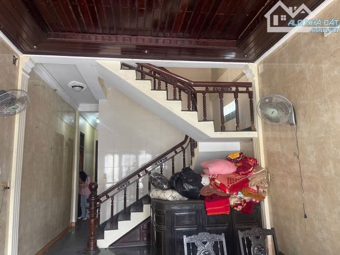 Nhà 4 tầng trung tâm TP Huế. Cạnh Ga Huế và Bệnh Viện GTVT