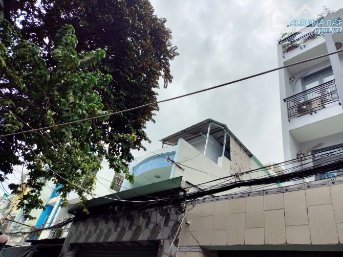 LẠC LONG QUÂN Q11.HIẾM BÁN -68M2 (4x17)💰7X TỶ- 3 TẦNG. ÔTÔ ĐẬU CỬA. ĐANG CHO THUÊ 14TR/