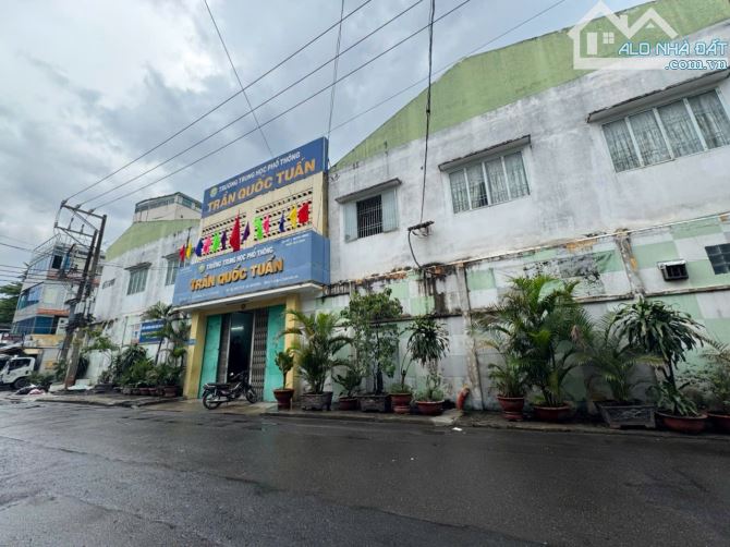 Siêu phẩm 770m2 đất đường Thái Phiên Q11 Bề ngang 37m chiều sâu 21m Giá chỉ 93 tỷ