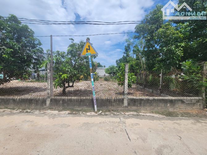 Kẹt tiền Bán đất quy hoạch 22 mét mặt tiền đường gần khu bàn cờ Cam Lâm