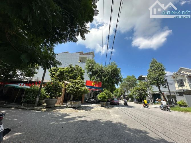 💥 SIÊU BIỆT THỰ 3 TẦNG LÔ GÓC – 420M² – SÁT THĂNG LONG 💥
