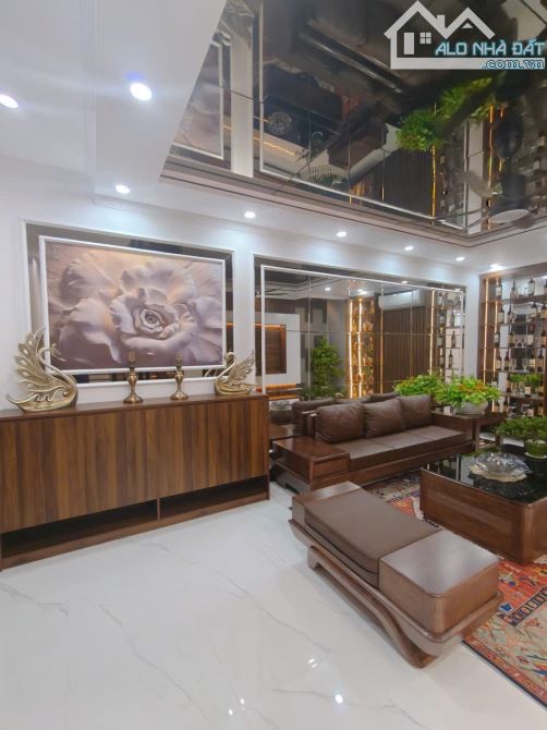 Đẳng cấp sang trọng, ngõ 409 Kim Mã, oto 20m, full nội thất thang máy, 46m2. Giá 15.5 tỷ