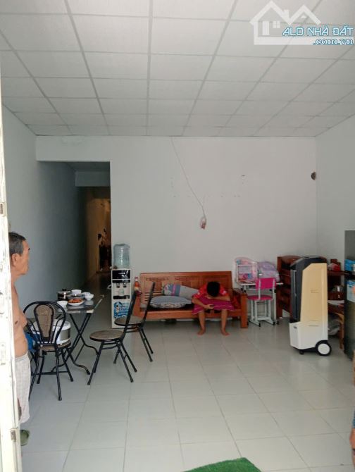 Hàng hiếm ! Bán nhà cấp 4 kiệt ô tô đổ nhựa đường Bùi Tá Hán - Giá tốt