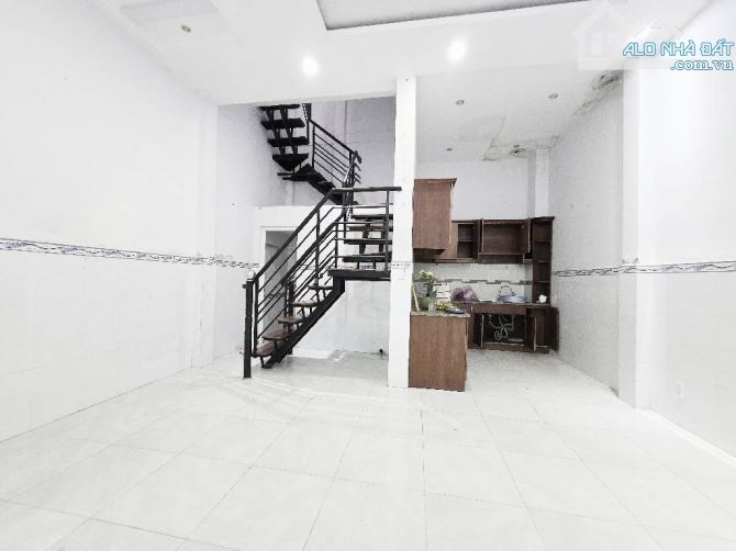 Bán Nhà Tân Phú - 53m2 - Nở Hậu - Shr - Chỉ 5.5 Tỷ TL