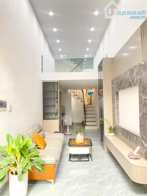 SIÊU HIẾM: Nhà Đống Đa full NT - nhỉnh 6 tỷ - ngõ 3m, ô tô cách 10 bước chân - Alo gặp CC