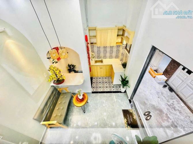 Nhanh mới kịp - nhỉnh 2 tỷ có nhà đẹp SHR - Tân Bình - cạnh nhà ga T3