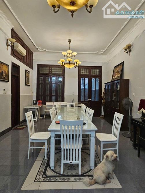 CẦN BÁN NHÀ KHƯƠNG ĐÌNH. 20M RA HỒ ĐIỀU HÒA. GẦN TRƯỜNG HỌC VÀ CHỢ 37M* 5 TẦNG