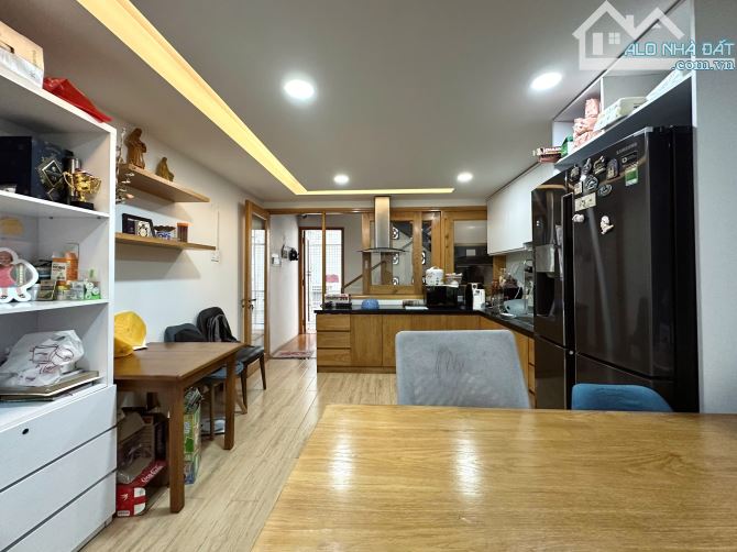 Bán Nhà CHDV cao cấp HXH Hai Bà Trưng Q1, DT 4,2x17m, 5 Tầng, Giá 21 tỷ