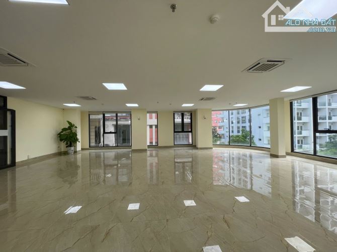 Cho Thuê Tầng 4–6 Thông Sàn 210m² – Hồ Tùng Mậu, Bắc Từ Liêm, Giá 50 Triệu/Tầng/Tháng
